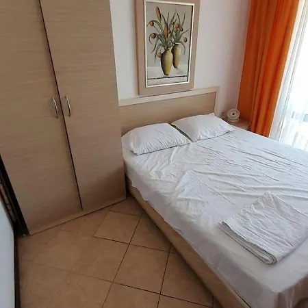 아파트 2 Royal Sun E24 With Poolview And Big Balcony 써니비치